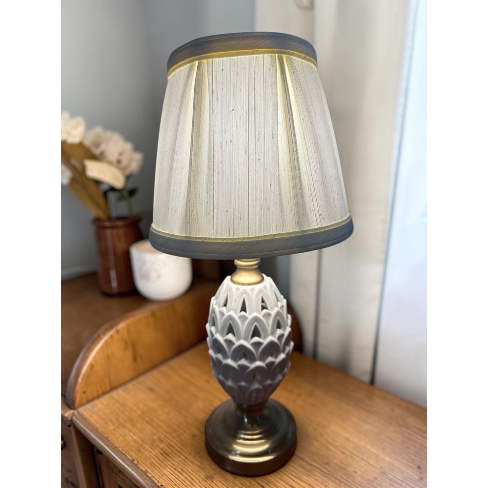Lenox Brass & Ivory Porcelain Quoizel Table Lamp, Orig Shade 15" Vintage Elegant